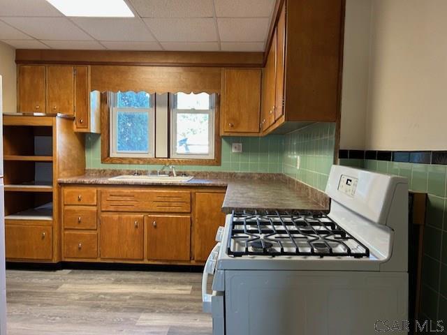 Building Photo - 828 Carnegie Ave