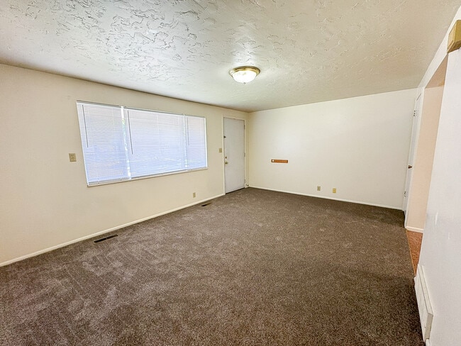 Building Photo - 1748 S 500 E