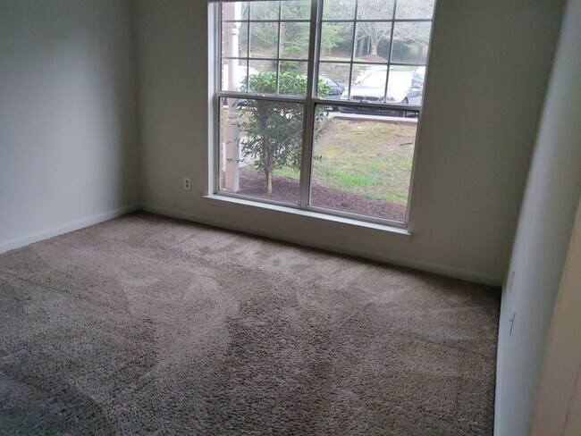 Building Photo - Charming 2 Bedroom/ 1 Bathroom Condo in Parkville, MD!