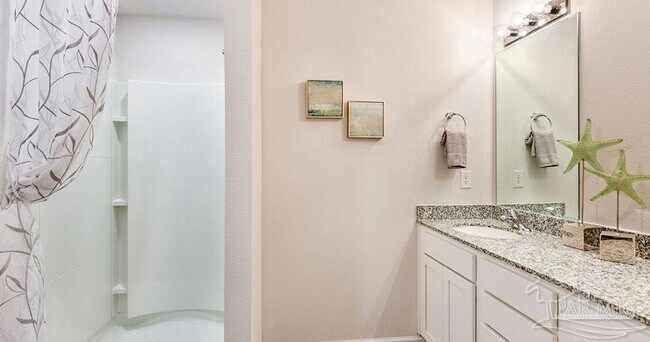 Building Photo - 3 Egret Ave