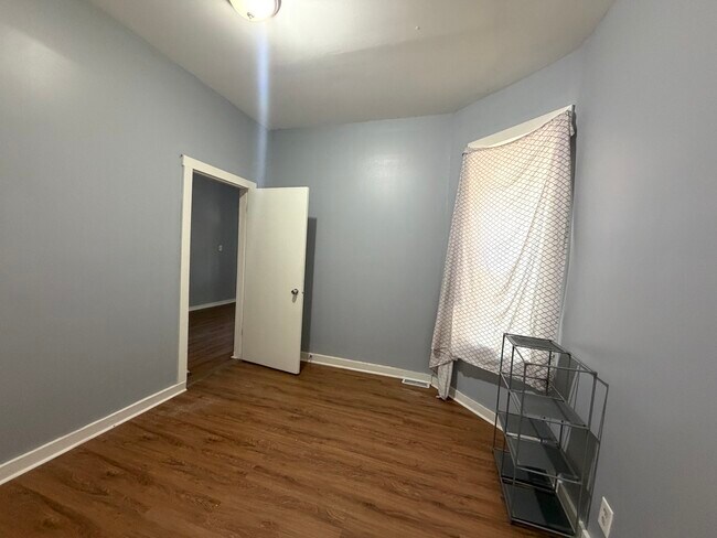 Building Photo - 6006 S Marshfield Ave