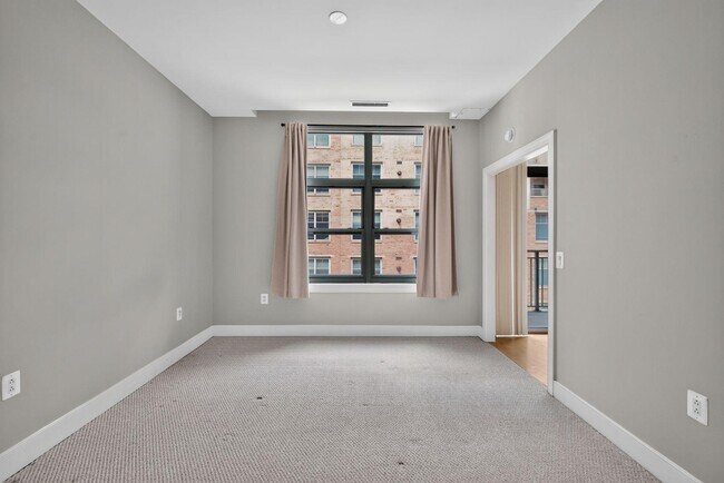 Building Photo - 2425 L St NW