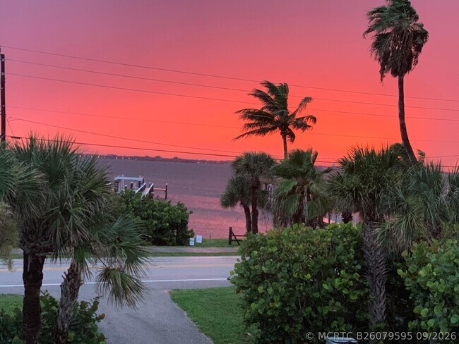 Building Photo - 12840 Jimmy Buffett Mem Hwy