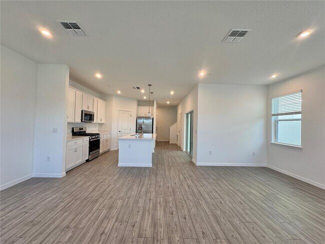 Building Photo - 313 Platform Ln