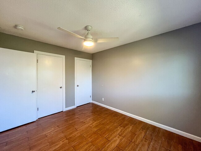 Building Photo - 11303 S Lemoli Ave