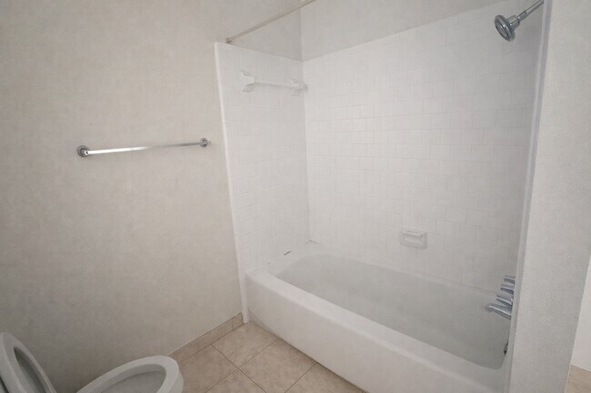 Building Photo - 2155 Hazlitt Dr