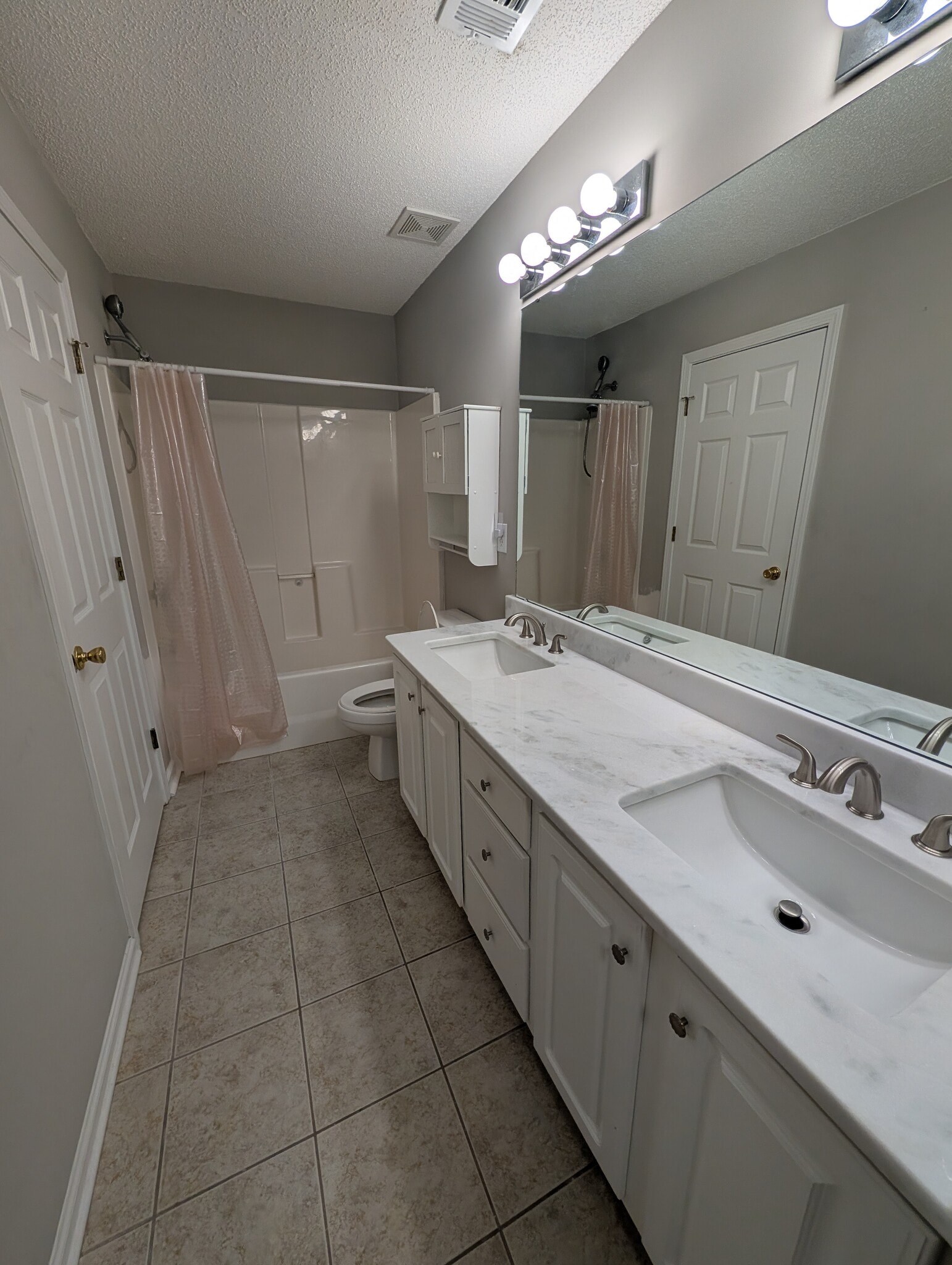 Master Bathroom - 682 Wilshire Ln