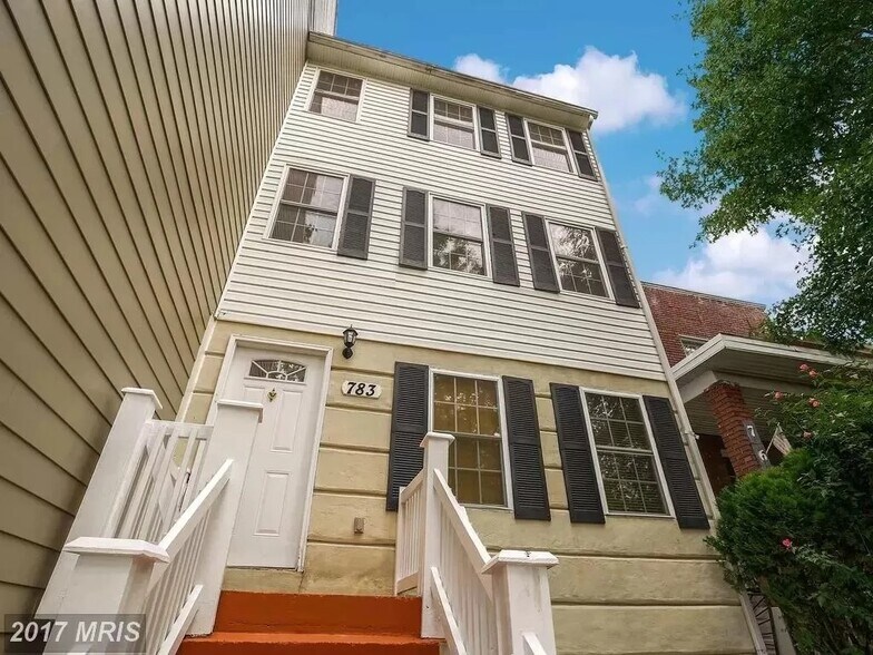 Primary Photo - 783 Irving St NW