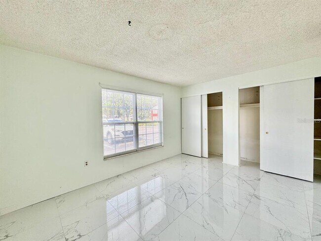 Building Photo - 1095 82nd Terrace N
