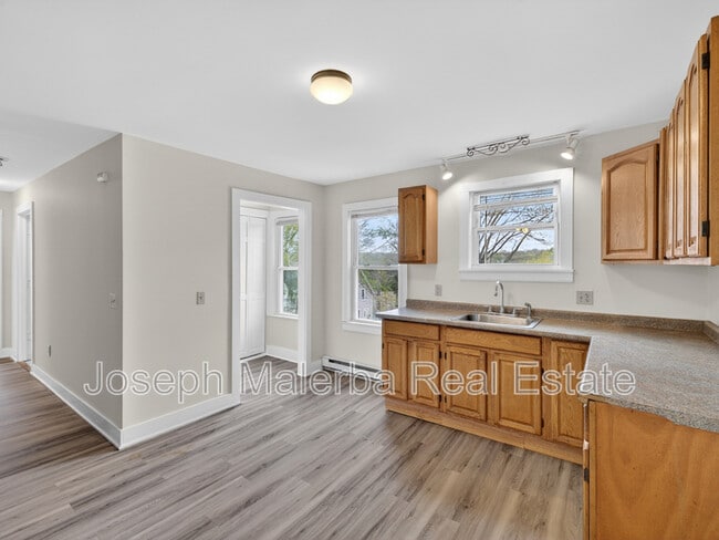 Building Photo - 483 Boswell Ave