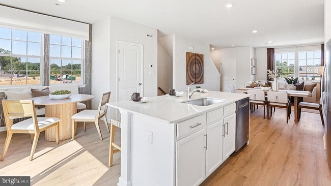 Building Photo - 198 Sandy Rdg Rd