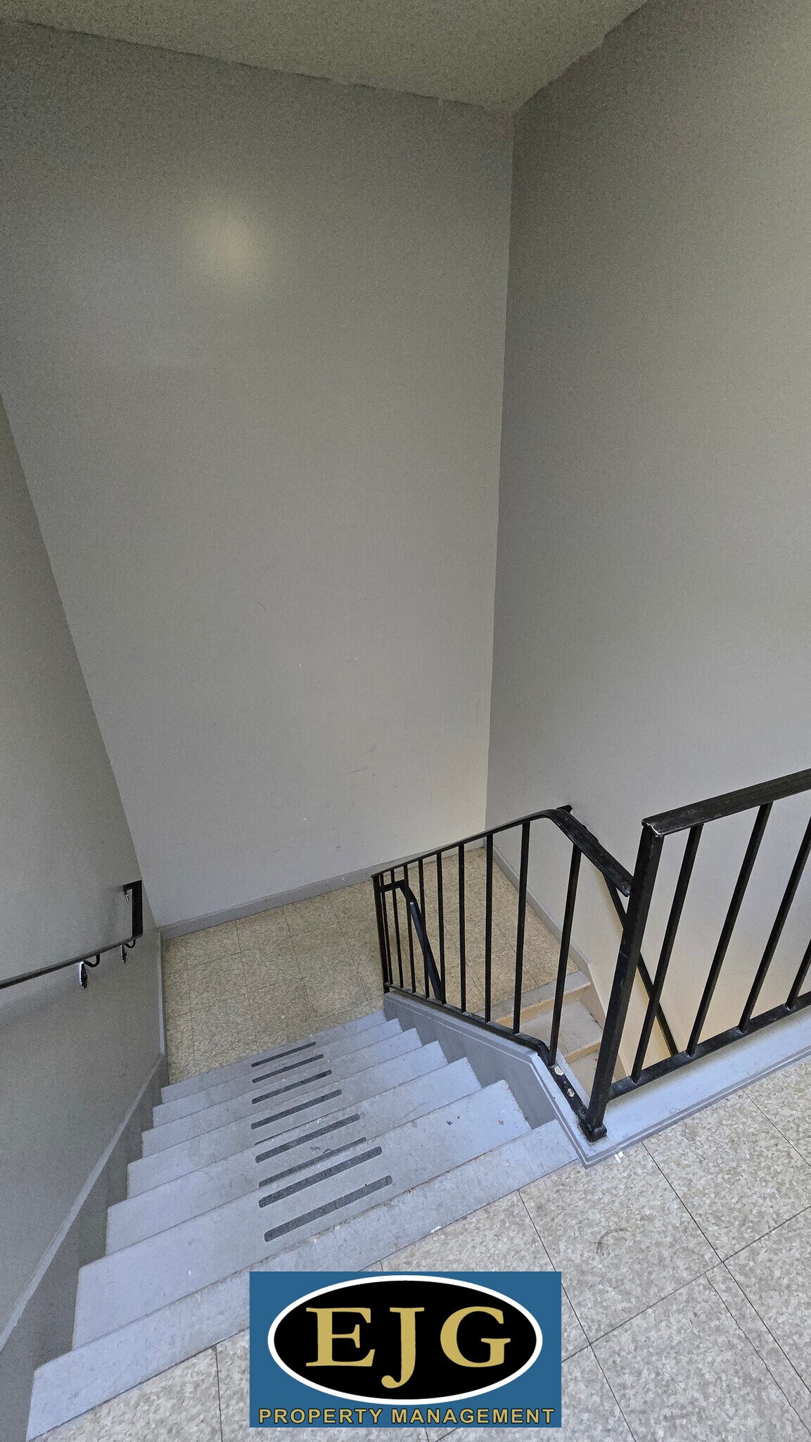 Building Photo - 26 Ledge St