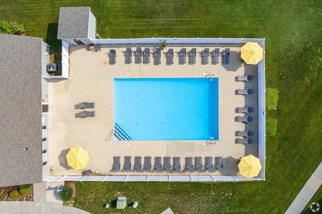 Building Photo - 23033 Meadow Wood Ct