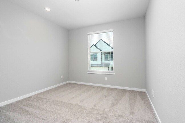 Building Photo - 8440 Berry Brush Ln