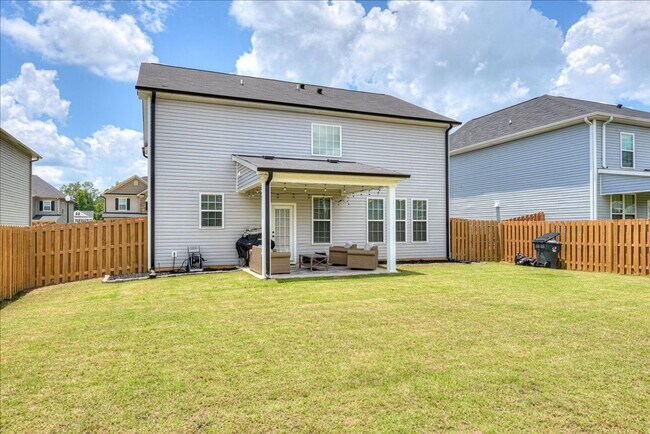Building Photo - Beautiful Home in a Great Neighborhood