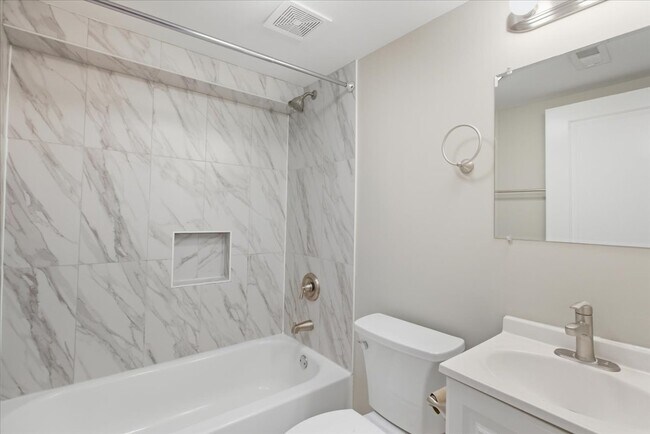 Building Photo - 5731 N Washtenaw Ave