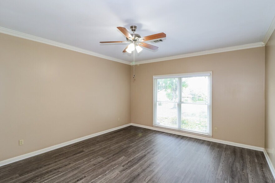 Building Photo - 2279 Hickory Path Dr