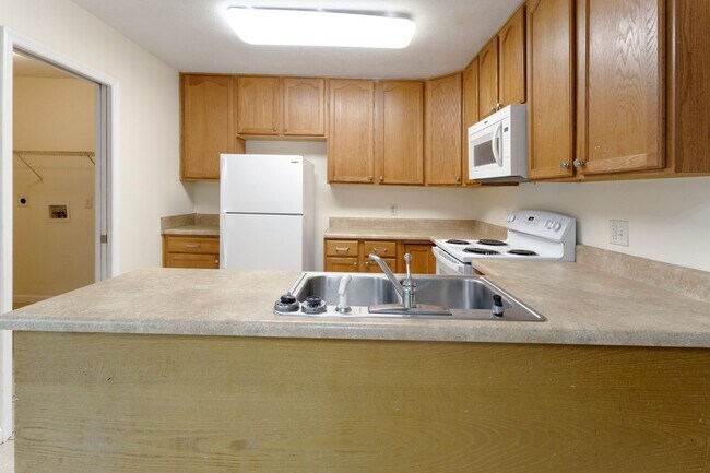 Building Photo - 108 N Gray Ave