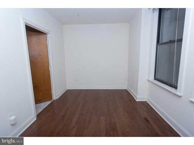 Building Photo - 1411 Walnut St