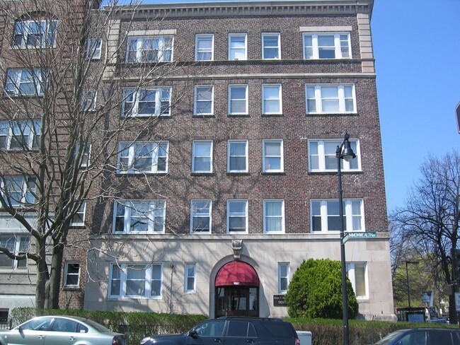 Building Photo - 1607 Commonwealth Ave