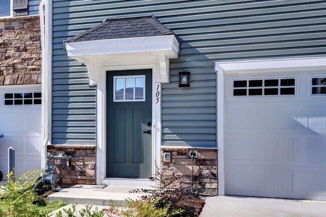 Building Photo - 105 Big Wds Dr