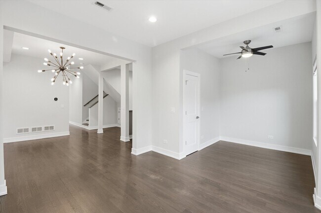 Building Photo - 2726 N St Louis Ave