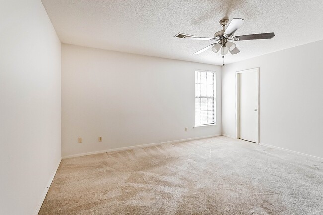 Building Photo - 4398 French Market Cir E