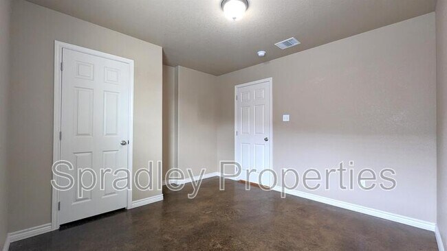 Building Photo - 1562 Vani Ct