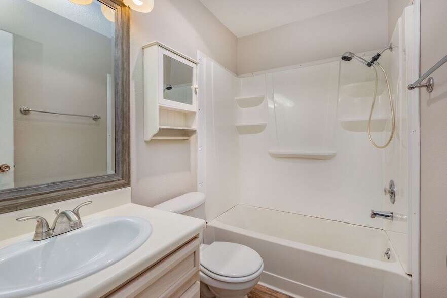 Building Photo - 2322 Klattenhoff Dr