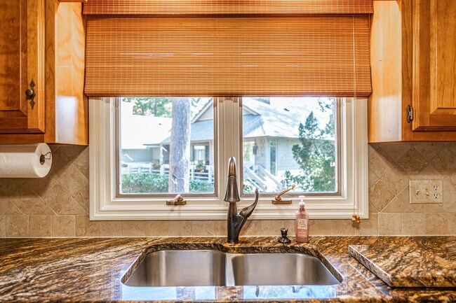 Building Photo - 285 Sugar Gum Ln