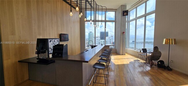 Building Photo - 151 SE 1st St