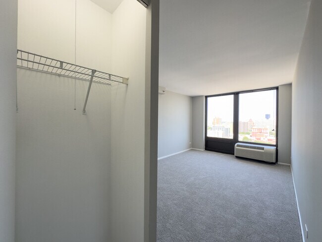 Building Photo - 4334 N Hazel St