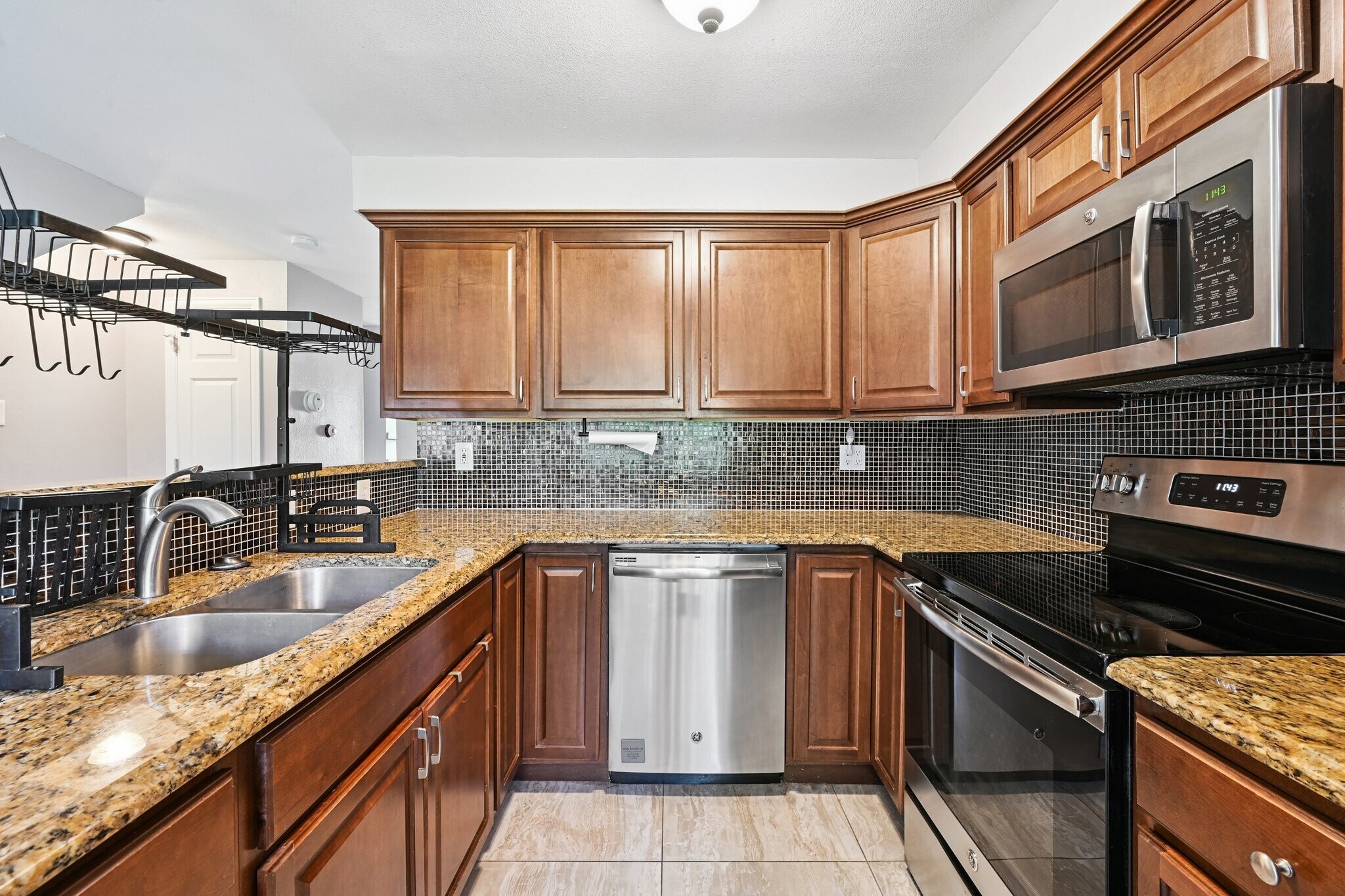 Building Photo - 13988 E Utah Cir