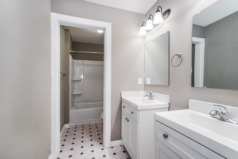 Building Photo - 4902 Dickens Dr