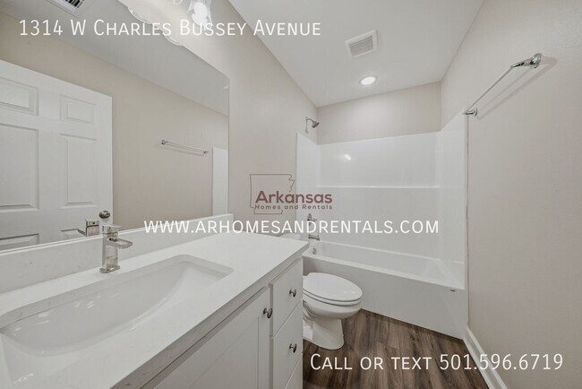 Building Photo - 1314 W Charles Bussey Ave