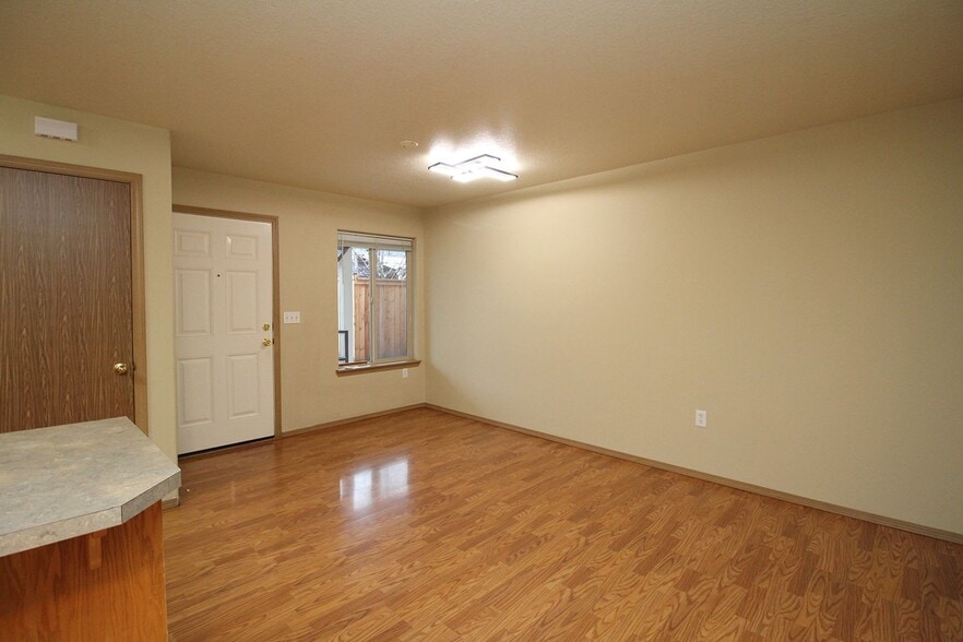 Building Photo - 8102 SE Lambert St