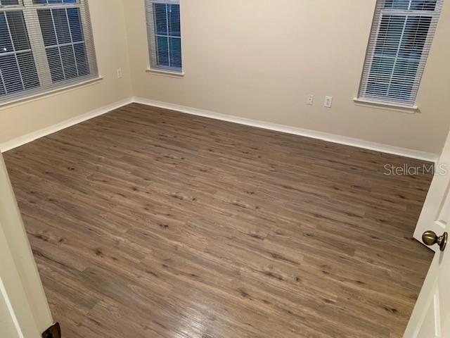 Building Photo - 10112 Courtney Palms Blvd