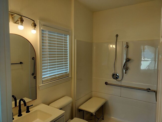 Building Photo - Lumberton Star