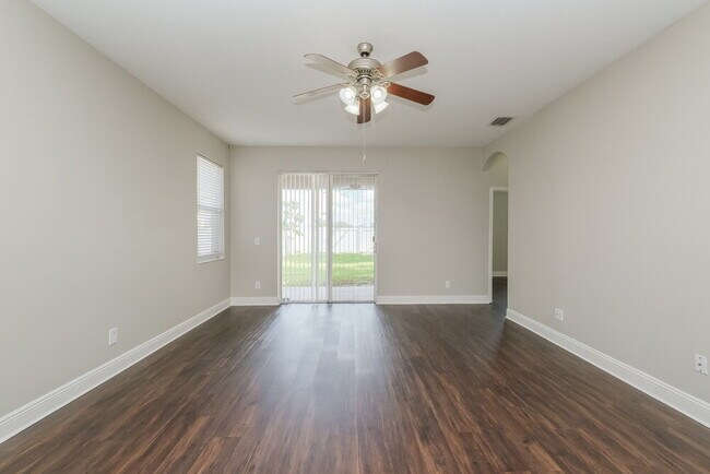 Building Photo - 8545 Deer Chase Dr