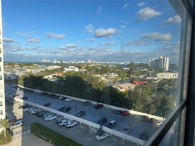 Building Photo - 2100 Sans Souci Blvd