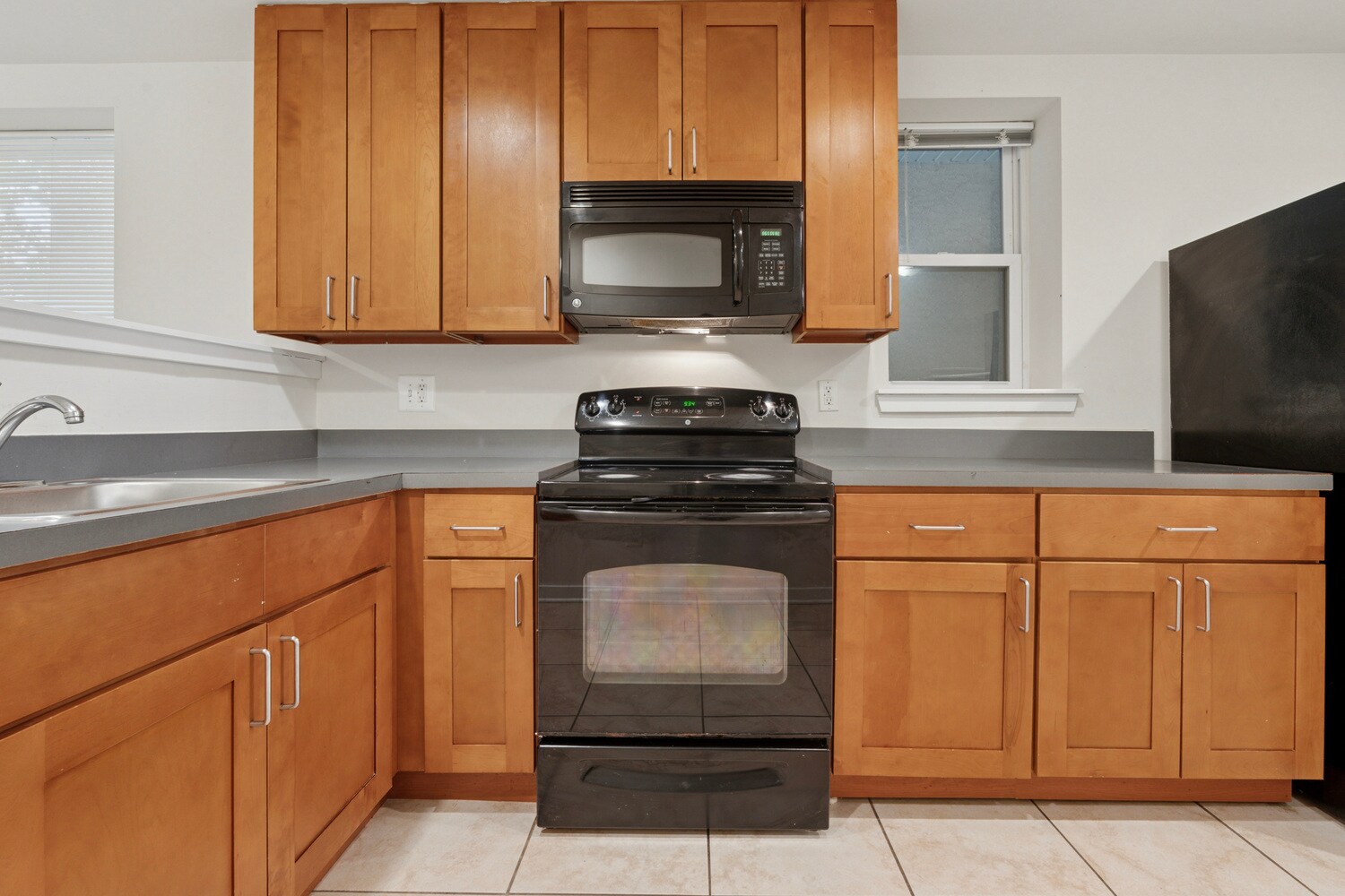 Building Photo - 1740 N Sydenham St