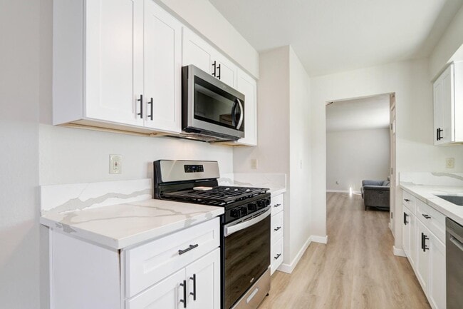 Building Photo - 7334 Grenola Way