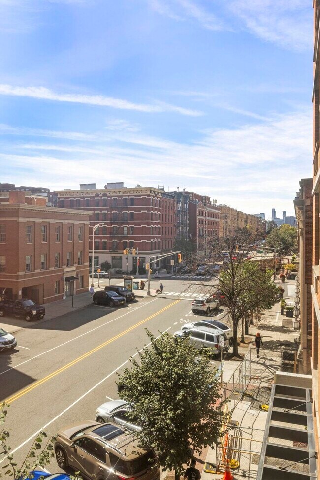 Building Photo - 1450 Washington St
