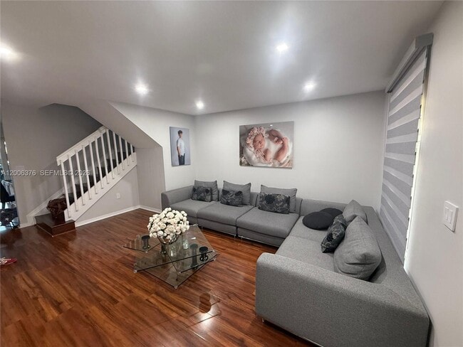 Building Photo - 9721 SW 162nd Ct