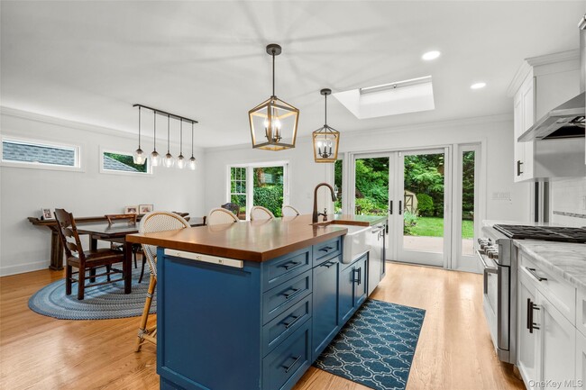 Building Photo - 42 Iselin Terrace