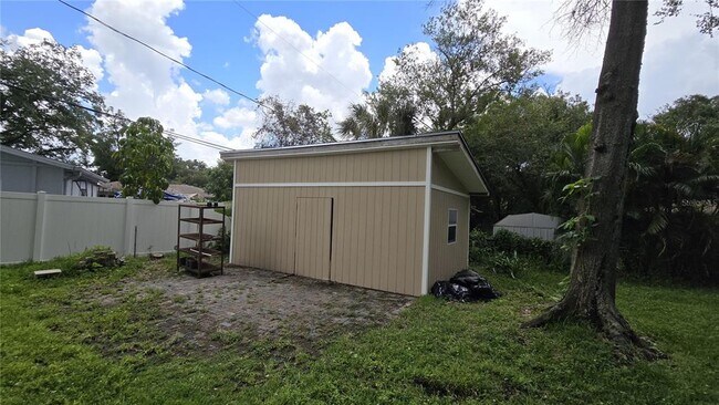 Building Photo - 1717 W Eldred Dr