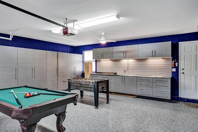 Building Photo - 2120 SW 28th Way