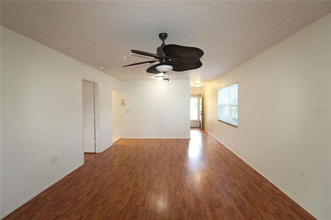 Building Photo - 390-301 301 Blvd W