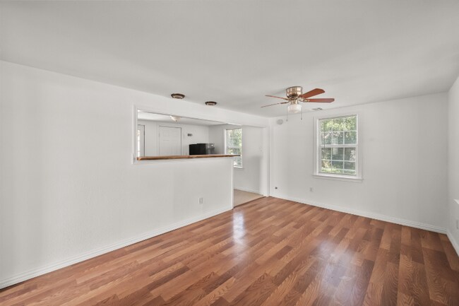 Building Photo - 502 Milam Ave