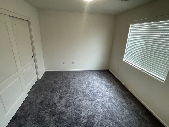 Building Photo - Charming 4 bedroom 4 bathroom in heart of East Lake!